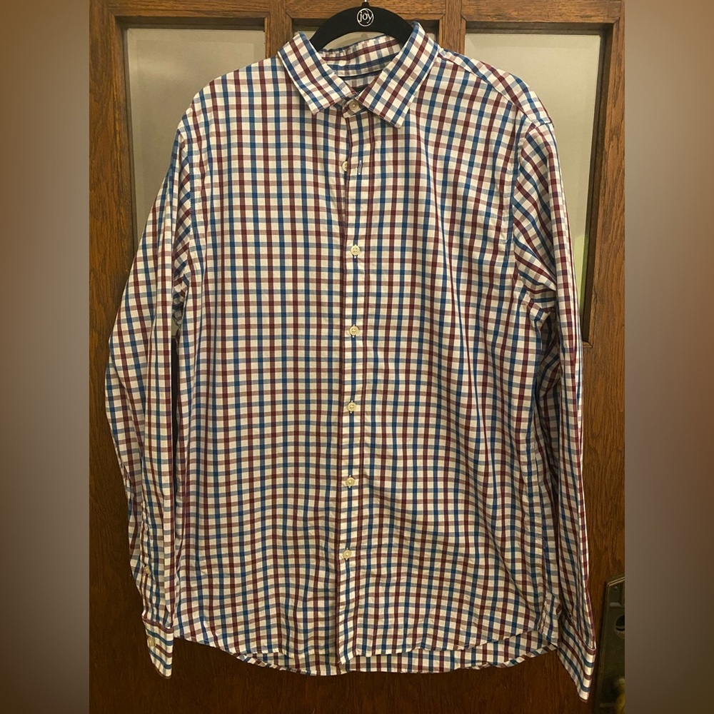 Banana Republic No Iron Burgundy and Blue Checkered Shirt EUC